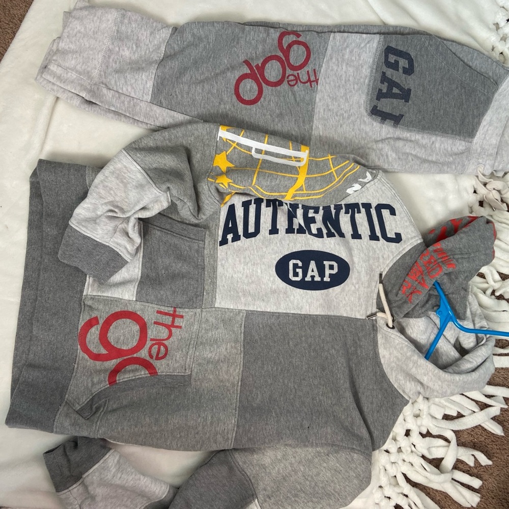Gap sweatsuit
